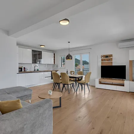 Apartment Spectrum Makarska