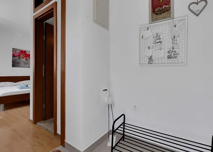 Spectrum アパート マカルスカ